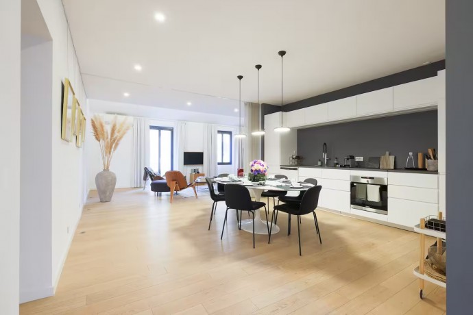 Квартира в старинном здании Ниццы