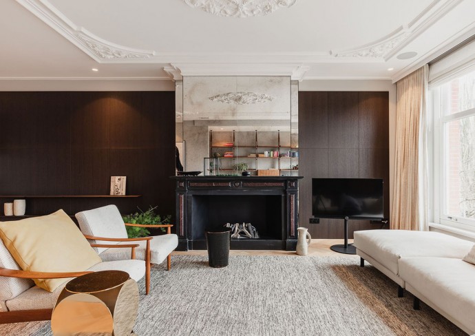 Двухуровневая квартира в центре Амстердама Двухуровневая квартира в центре Амстердама