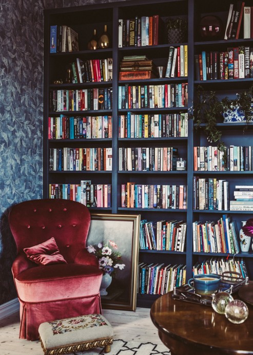 Библиотека в доме шведского блогера (@krickelin) Кристин Лагерквист