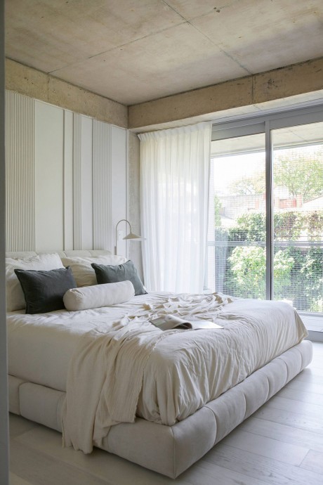 Квартира с садом на первом этаже бетонного дома в Аргентине Квартира с садом на первом этаже бетонного дома в Аргентине