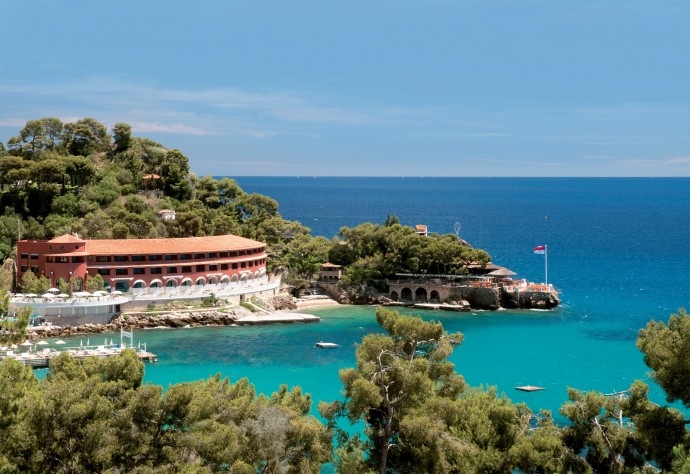 Престижный отель Monte Carlo Beach с частным пляжем и видом на Средиземное море Престижный отель Monte Carlo Beach с частным пляжем и видом на Средиземное море