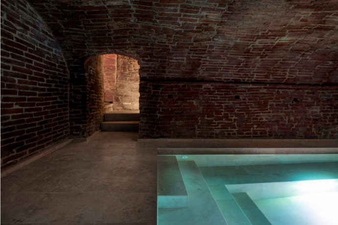 Двухэтажный лофт с панорамными окнами в итальянской провинции Пиза