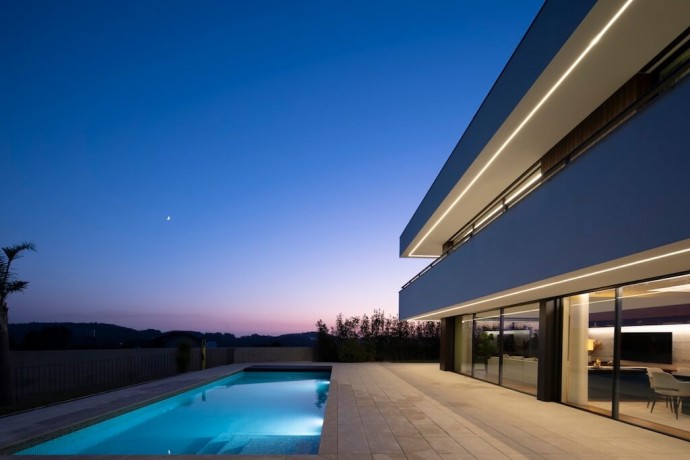 Современный дом в Каррегосе, Португалия