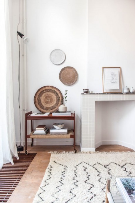 Интерьер гостиной и кухни в старинном доме в Делфте, Нидерланды Интерьер гостиной и кухни в старинном доме в Делфте, Нидерланды