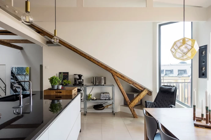 Дуплекс в здании 1913 года в Мальмё, Швеция Дуплекс в здании 1913 года в Мальмё, Швеция