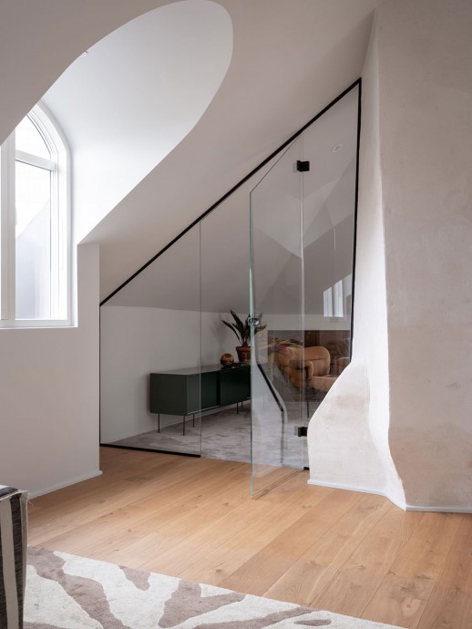 Стильная мансардная квартира под крышей старого дома в Стокгольме Стильная мансардная квартира под крышей старого дома в Стокгольме