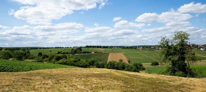 Старинный загородный дом во французской коммуне Сансер