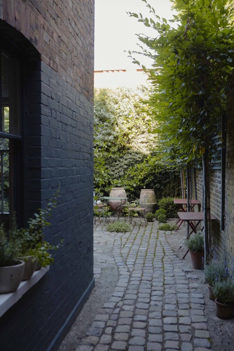 Дом совладелицы британского мебельного бренда Ocher Соленн де ла Фушардье на севере Лондона Дом совладелицы британского мебельного бренда Ocher Соленн де ла Фушардье на севере Лондона