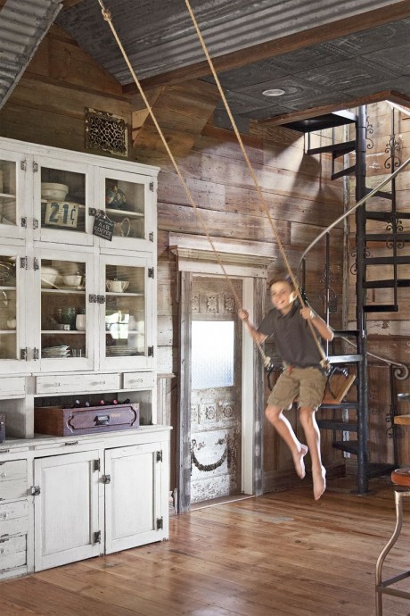 Дом владельцев антикварного магазина Old World Antieks в Техасе Дом владельцев антикварного магазина Old World Antieks в Техасе