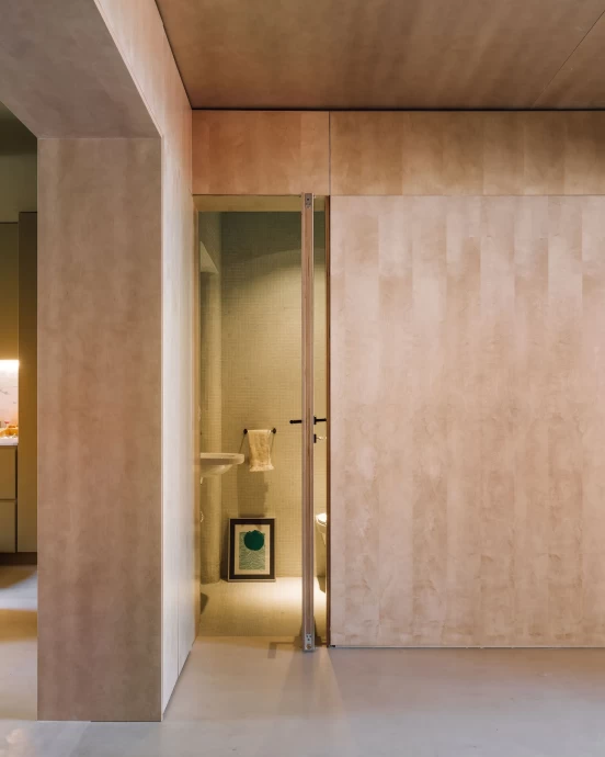 Квартира архитектора Жуана Помбейру и его жены Нуно в Лиссабоне, Португалия Квартира архитектора Жуана Помбейру и его жены Нуно в Лиссабоне, Португалия