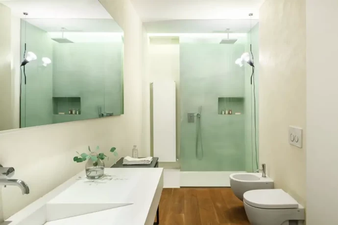 Квартира на первом этаже особняка XIX века в старом районе Барселоны Квартира на первом этаже особняка XIX века в старом районе Барселоны