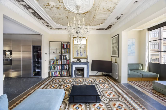 Квартира в старинном доме в Барселоне