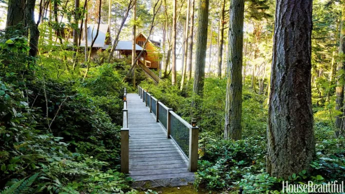 Дом недалеко от Сиэтла с видом на пролив Хуан-де-Фука Дом недалеко от Сиэтла с видом на пролив Хуан-де-Фука