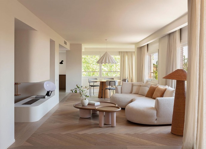 Двухуровневая квартира в центре Барселоны Двухуровневая квартира в центре Барселоны