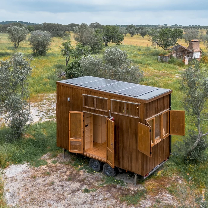 Минималистичный мини-домик в Португалии