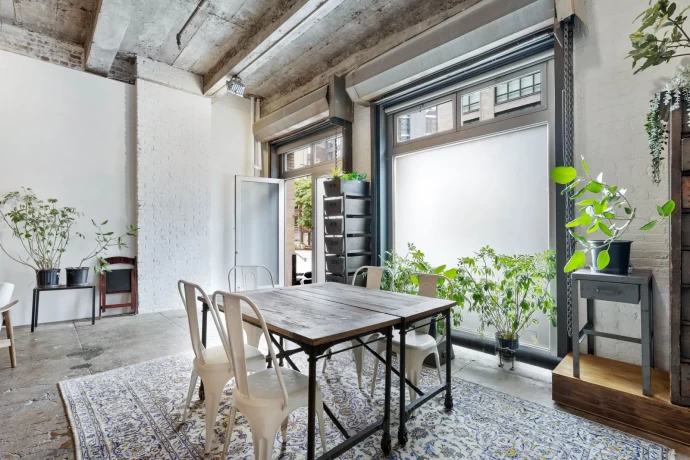 Двухуровневый лофт на территории бывшего склада чайной компании Tetley в Гринвич-Виллидж, Нью-Йорк