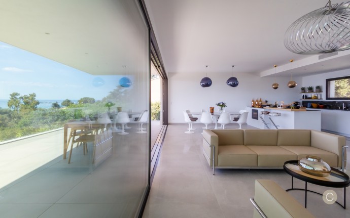 Современная вилла на Корсике, Франция