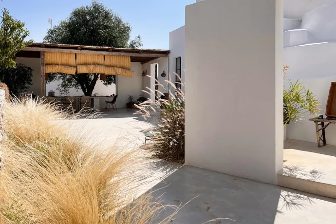 Дом скульптора и керамиста Нини Бонаволья в Апулии, Италия