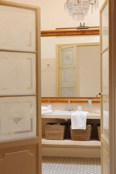 Каменный дом на побережье Коста-Брава, Испания Каменный дом на побережье Коста-Брава, Испания