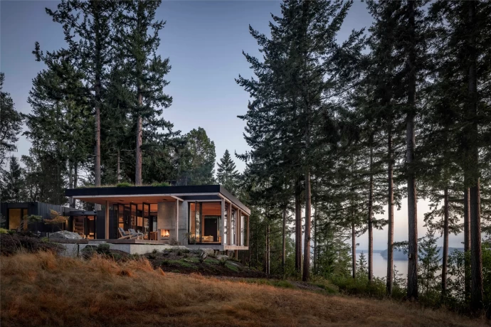 Современный дом с видом на залив Пьюджет-Саунд недалеко от Сиэтла, Вашингтон