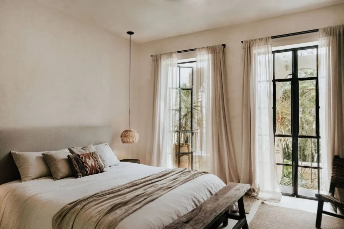 Двухуровневая квартира с бассейном в одном из самых красивых зданий Тулума, Мексика