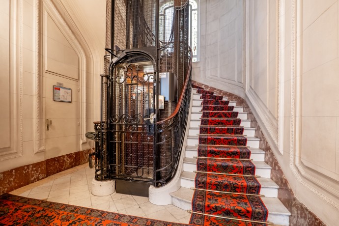 Мансардная квартира в Париже