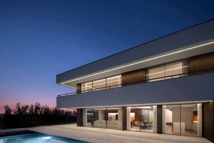Современный дом в Каррегосе, Португалия