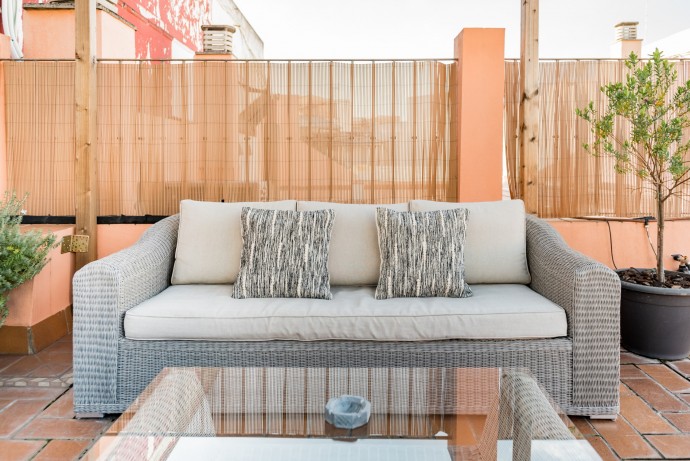 Светлые апартаменты с террасой на крыше