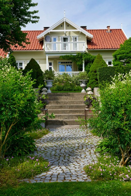 Усадьба 2002 года постройки в пригороде Осло, Норвегия