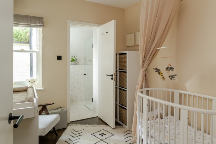 Двухуровневая квартира с выходом в сад в Лондоне (110,2 м2)