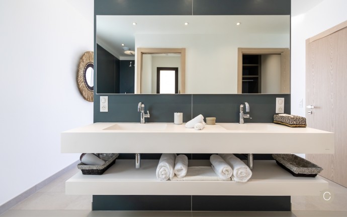 Современная вилла на Корсике, Франция