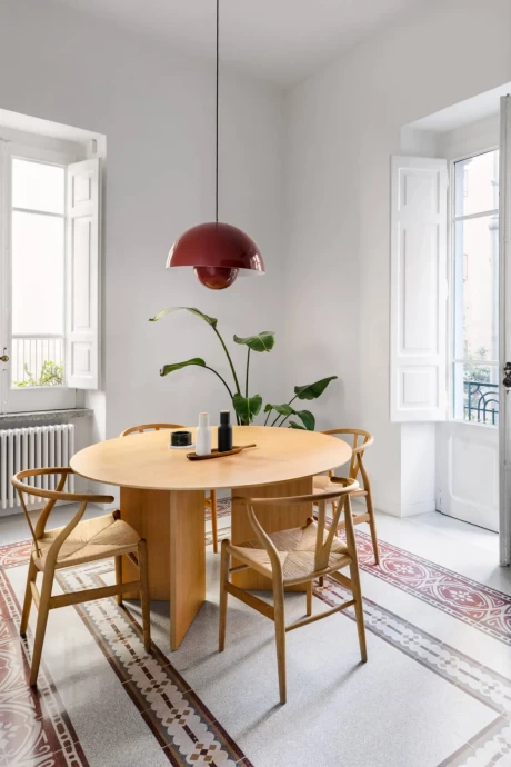 Квартира для молодой пары в доме 1936 года постройки в итальянском городке Салерно (75 м2)