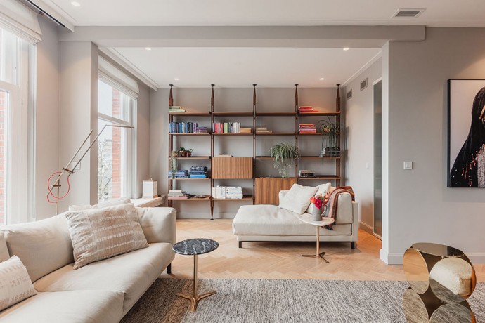 Двухуровневая квартира в центре Амстердама Двухуровневая квартира в центре Амстердама