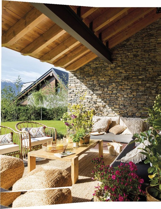 Каменный дом в испанских Пиренеях