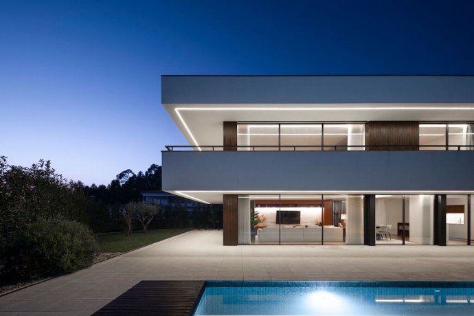 Современный дом в Каррегосе, Португалия