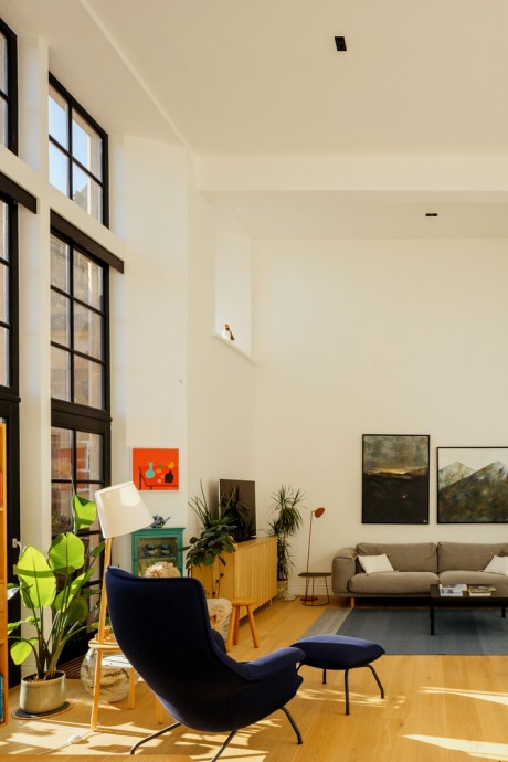 Двухуровневая квартира в здании школы 1879 года в шотландском городке Блэргоури и Рэттрей (226 м2)