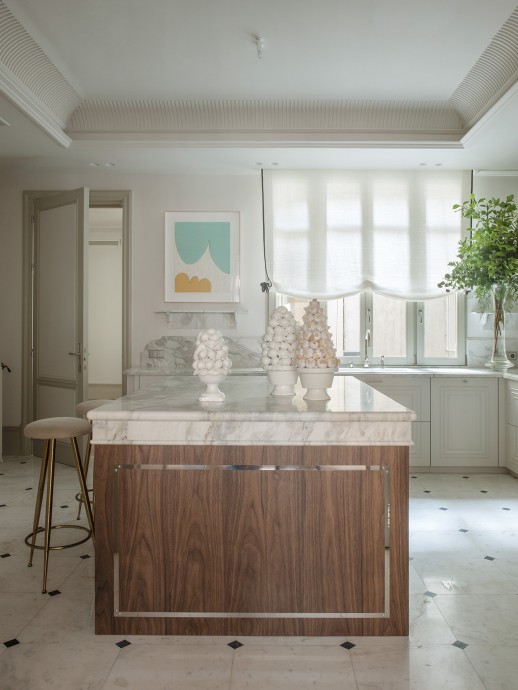 Квартира площадью 380 м2 в старинном особняке в центре Мадрида