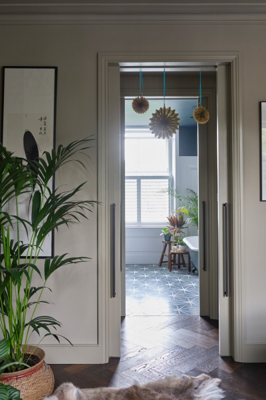 Таунхаус, оформленный в тёмных тонах