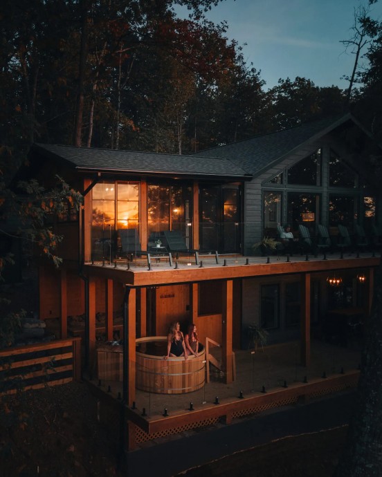 Современный дом на берегу озера в Онтарио, Канада