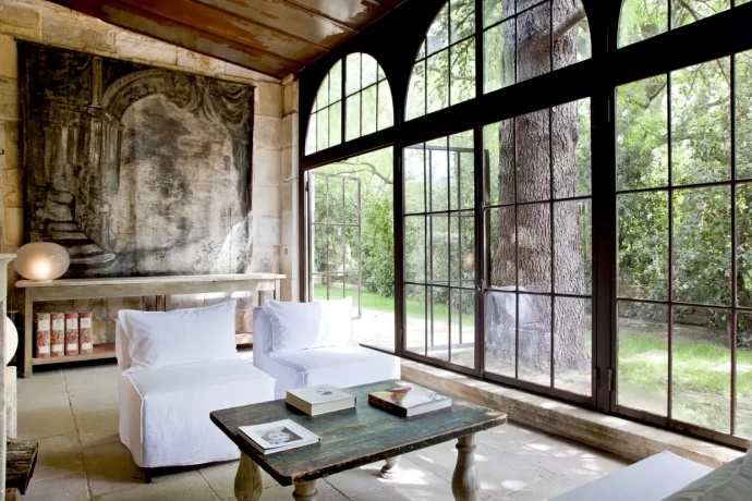 Резиденция дизайнера Брижит Пагес-де-Оливейра во французской деревне Мауссан-Ле-Альпий