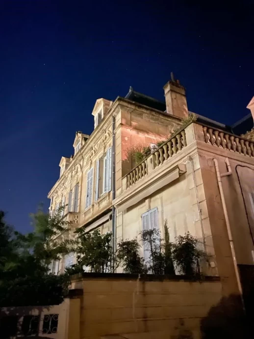 Квартира дизайнера Виржини Поллен в особняке XIX века во французской коммуне Салон-де-Прованс Квартира дизайнера Виржини Поллен в особняке XIX века во французской коммуне Салон-де-Прованс