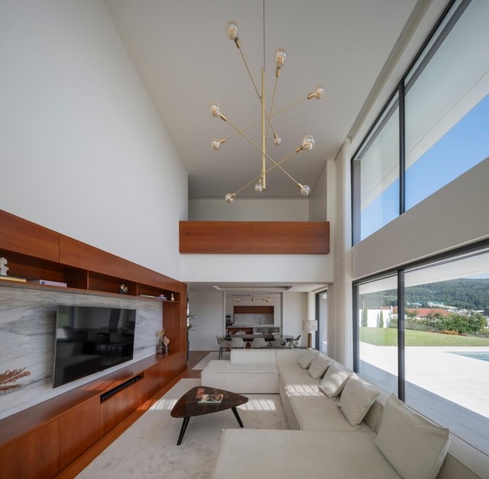 Современный дом в Каррегосе, Португалия