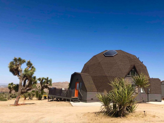 Купольный дом в пустыне Джошуа-Три, Калифорния