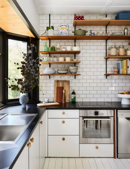 Квартира арт-дилера Хлои Борич и инженера Джулиана Ноукса в Сиднее Квартира арт-дилера Хлои Борич и инженера Джулиана Ноукса в Сиднее