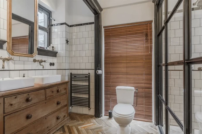 Лофт в здании бывшей католической школы 1906 года постройки в Амстердаме (135 м2)