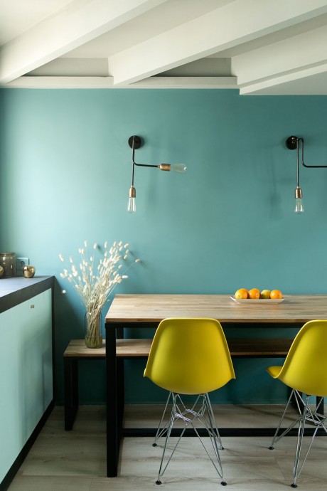 Небольшая квартира в оттенках голубого в Париже