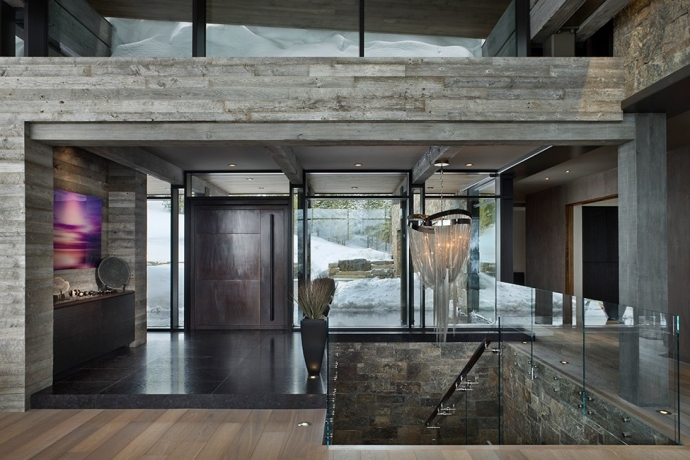 Дом из стекла и дерева в горах штата Монтана