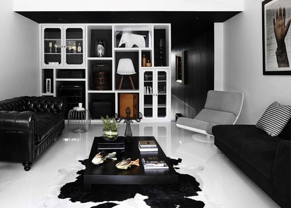 Дизайн квартиры из Сингапура с черными стенами