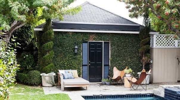 Дом обросший плющом в Лос-Анджелесе