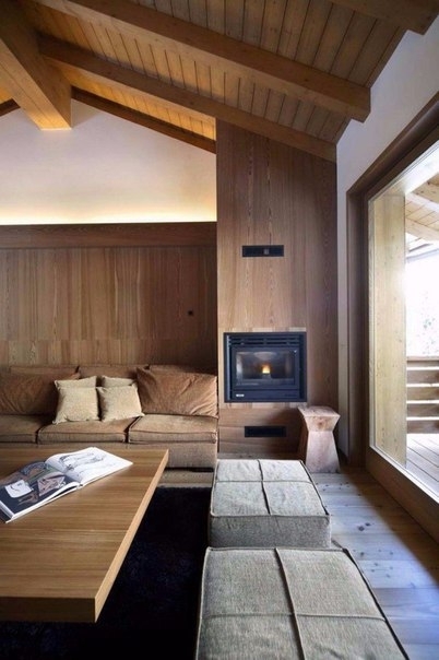 Деревянный интерьер в современном деревенском доме в Италии Деревянный интерьер в современном деревенском доме в Италии